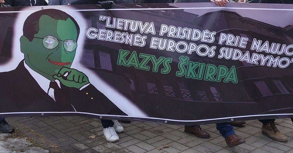 [Nuotrauka] [Protestas: Vilniaus gatvė antisemitmo vardu bus pervadinta](https://www.reddit.com/r/lithuania/comments/ci3gj3/lithuanian_capital_to_rename_street_honoring/)